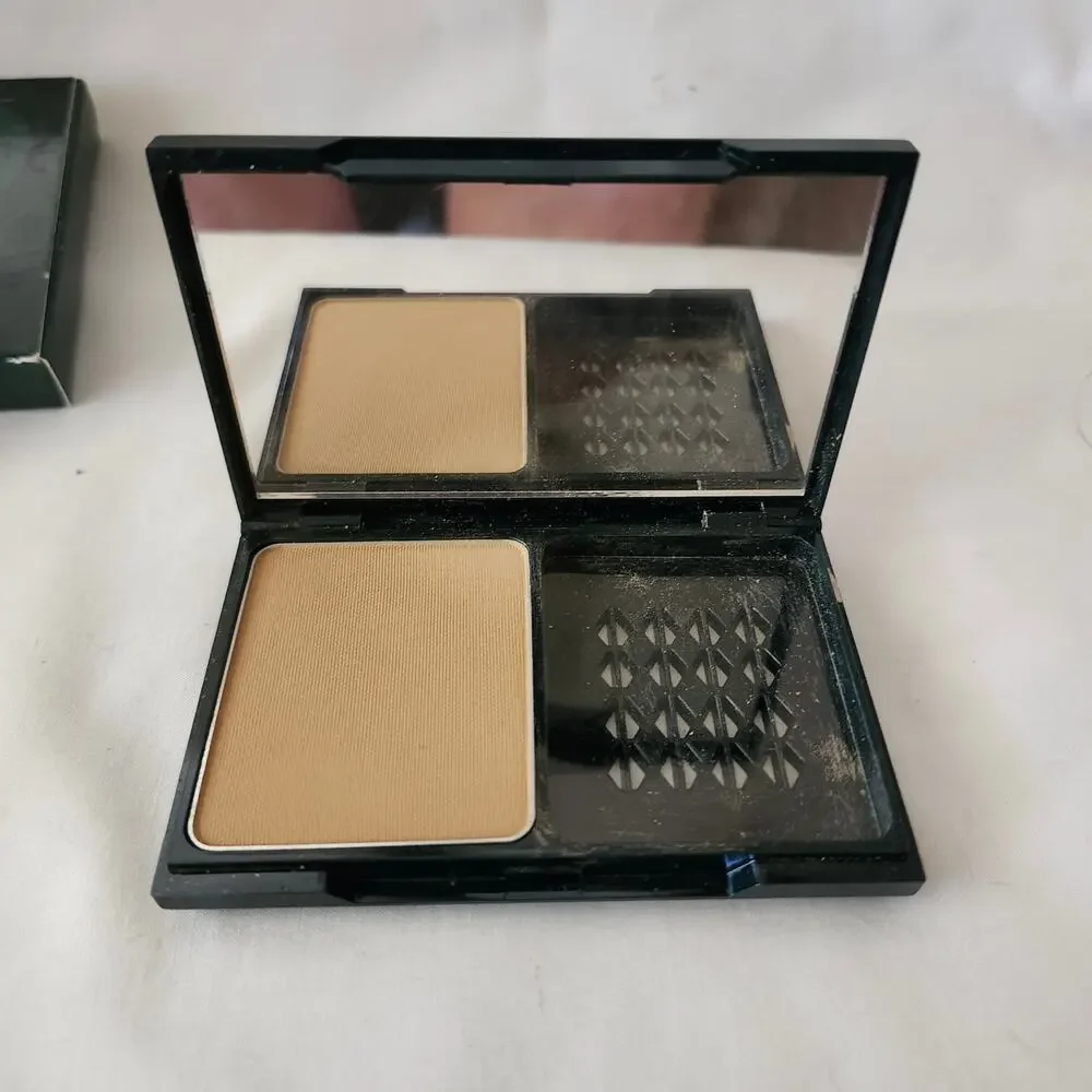 Pressed Powder Pola Cerian .38 Oz Light Deep Tan 17 Mirrored Compact D2